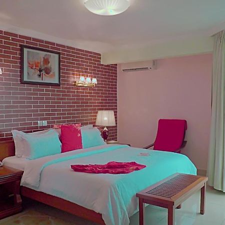 Grand Hotel Aeroport Douala Dış mekan fotoğraf