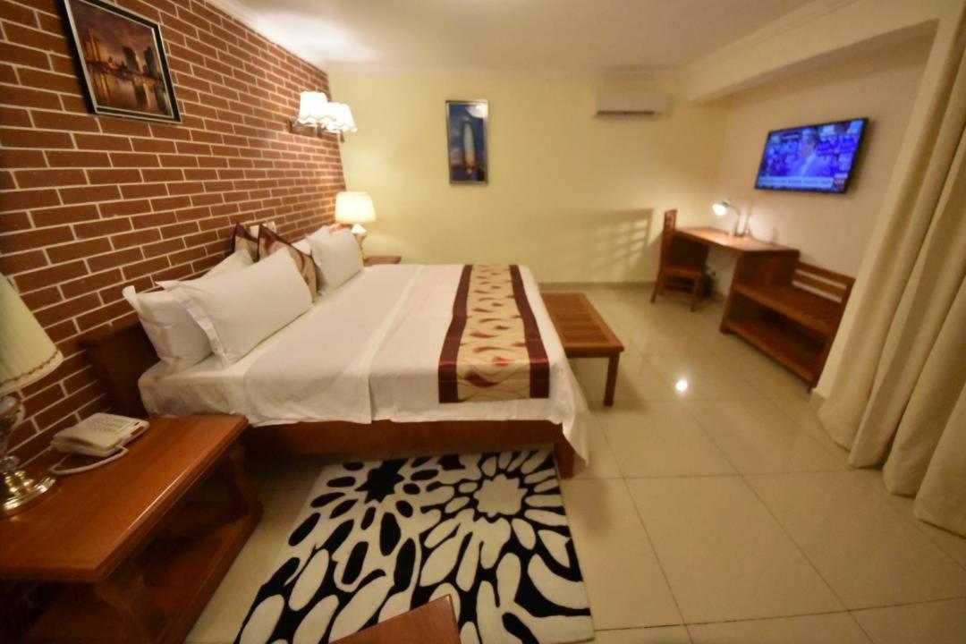 Grand Hotel Aeroport Douala Dış mekan fotoğraf